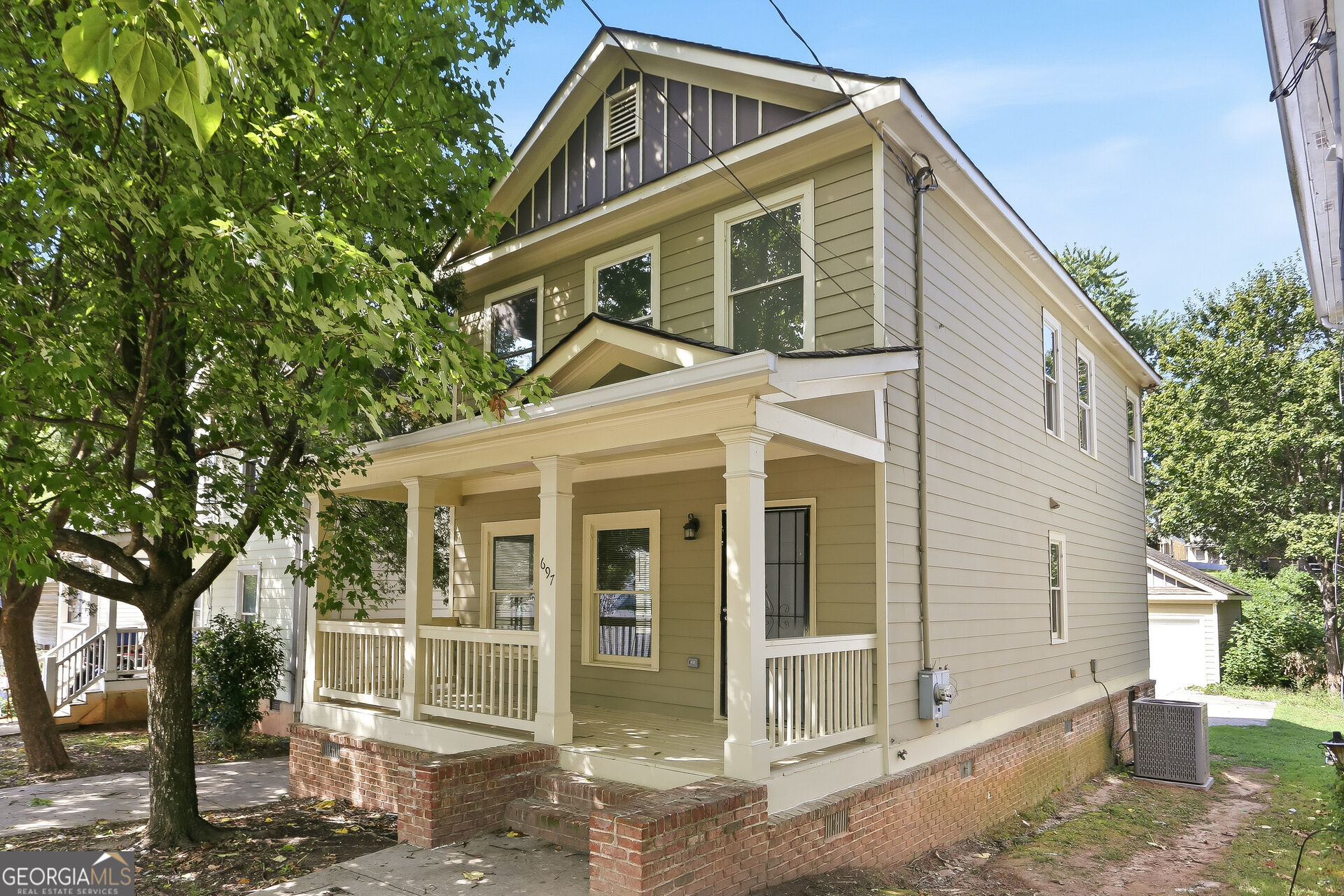 697 Cooper St SW — photo