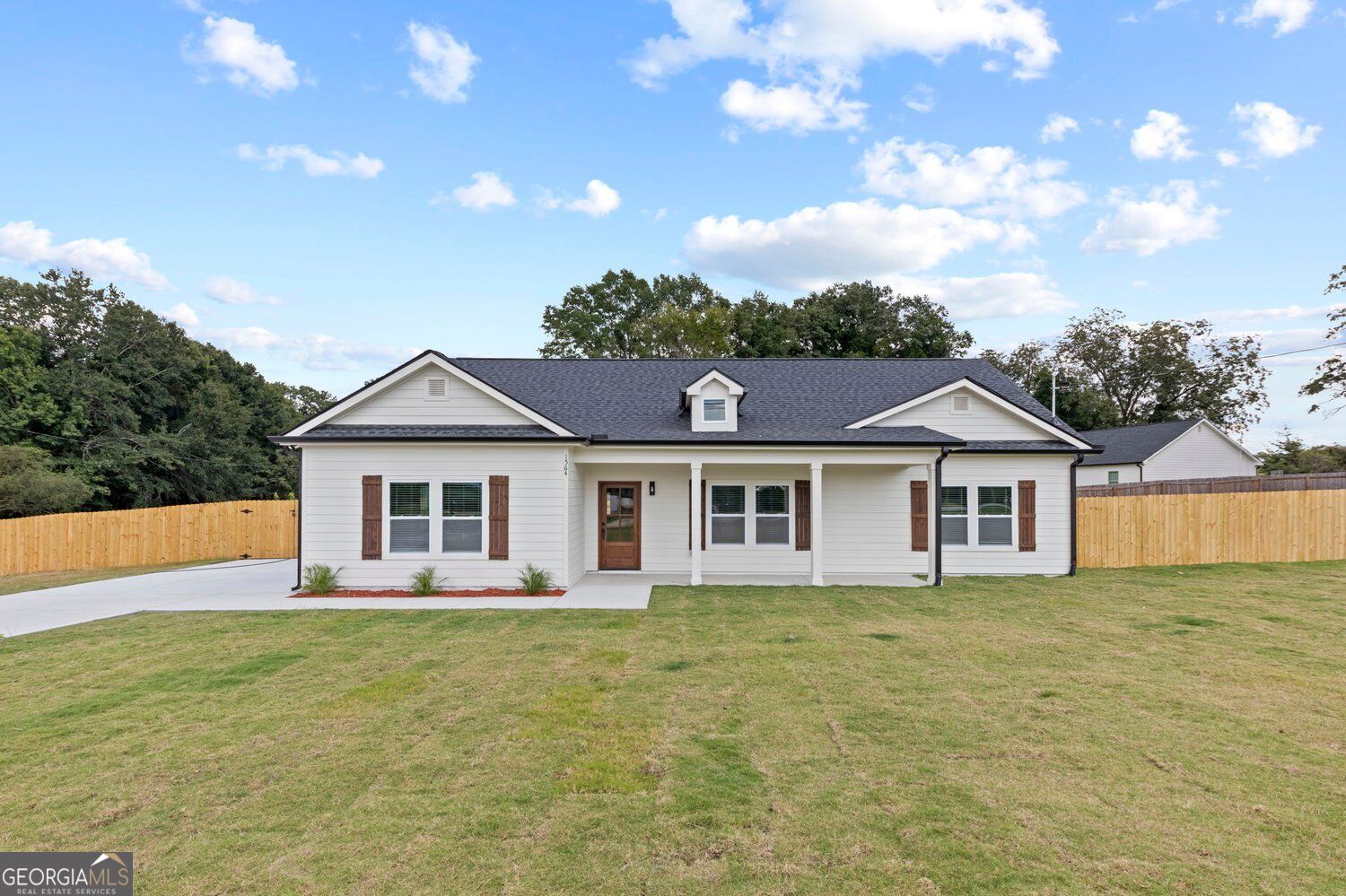 1564 McIntosh Rd — photo