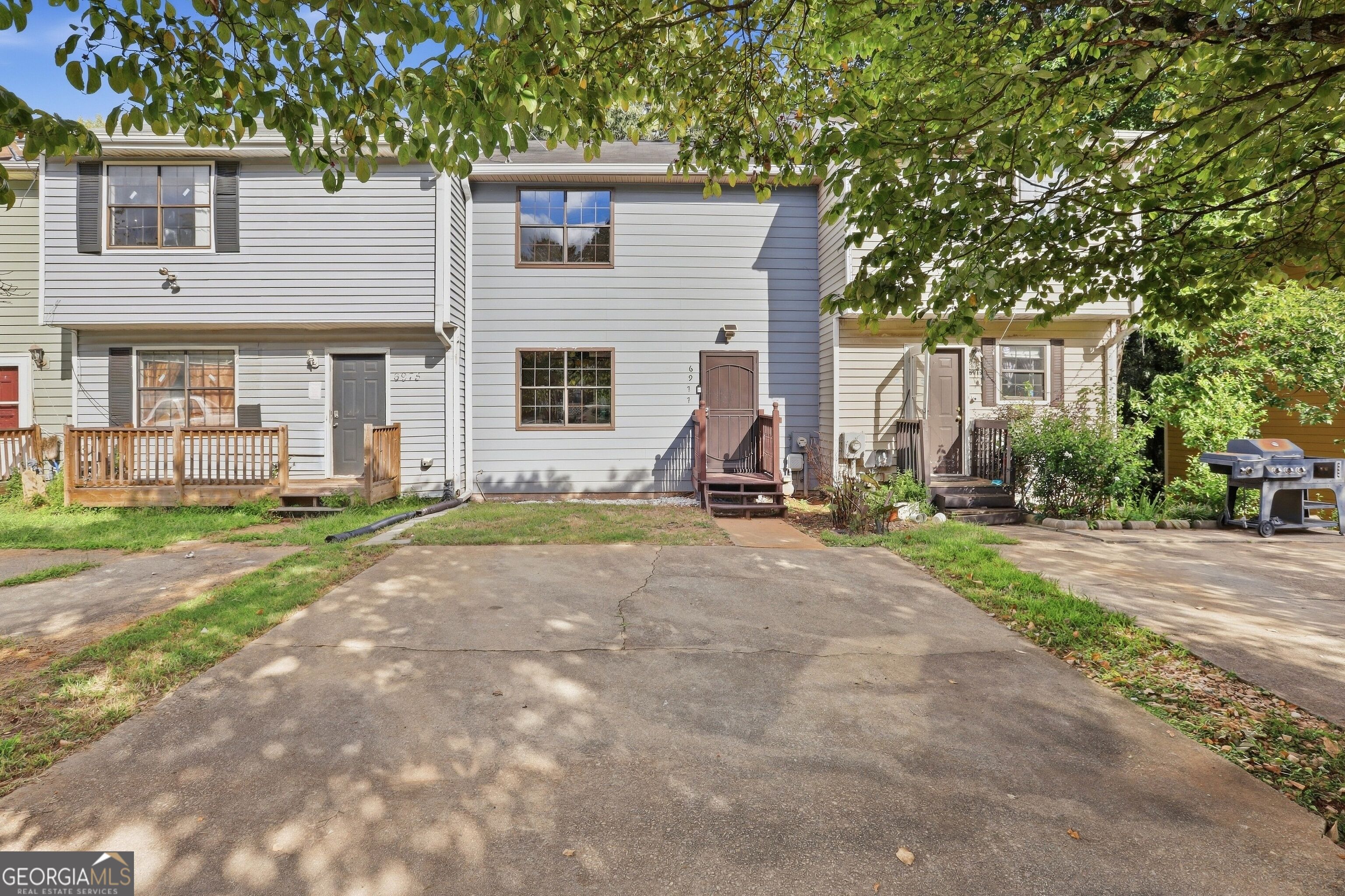 6977 Flagstone Dr — photo
