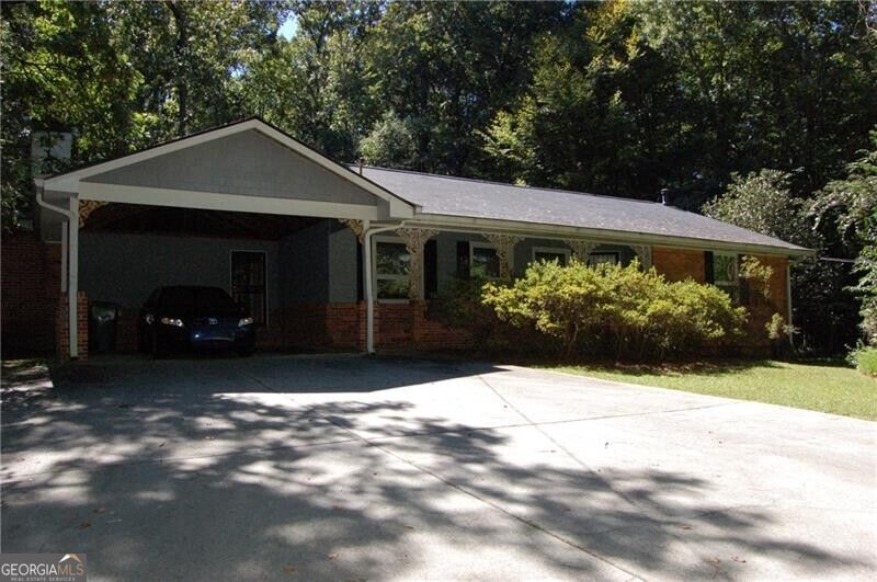 1054 Swathmore Dr NW — photo