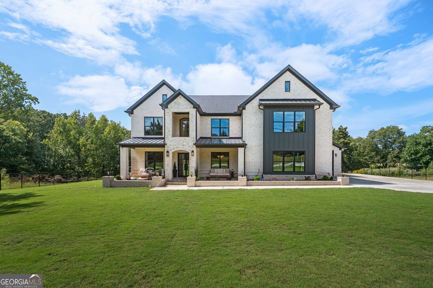 2182 Prospect Rd NE — photo