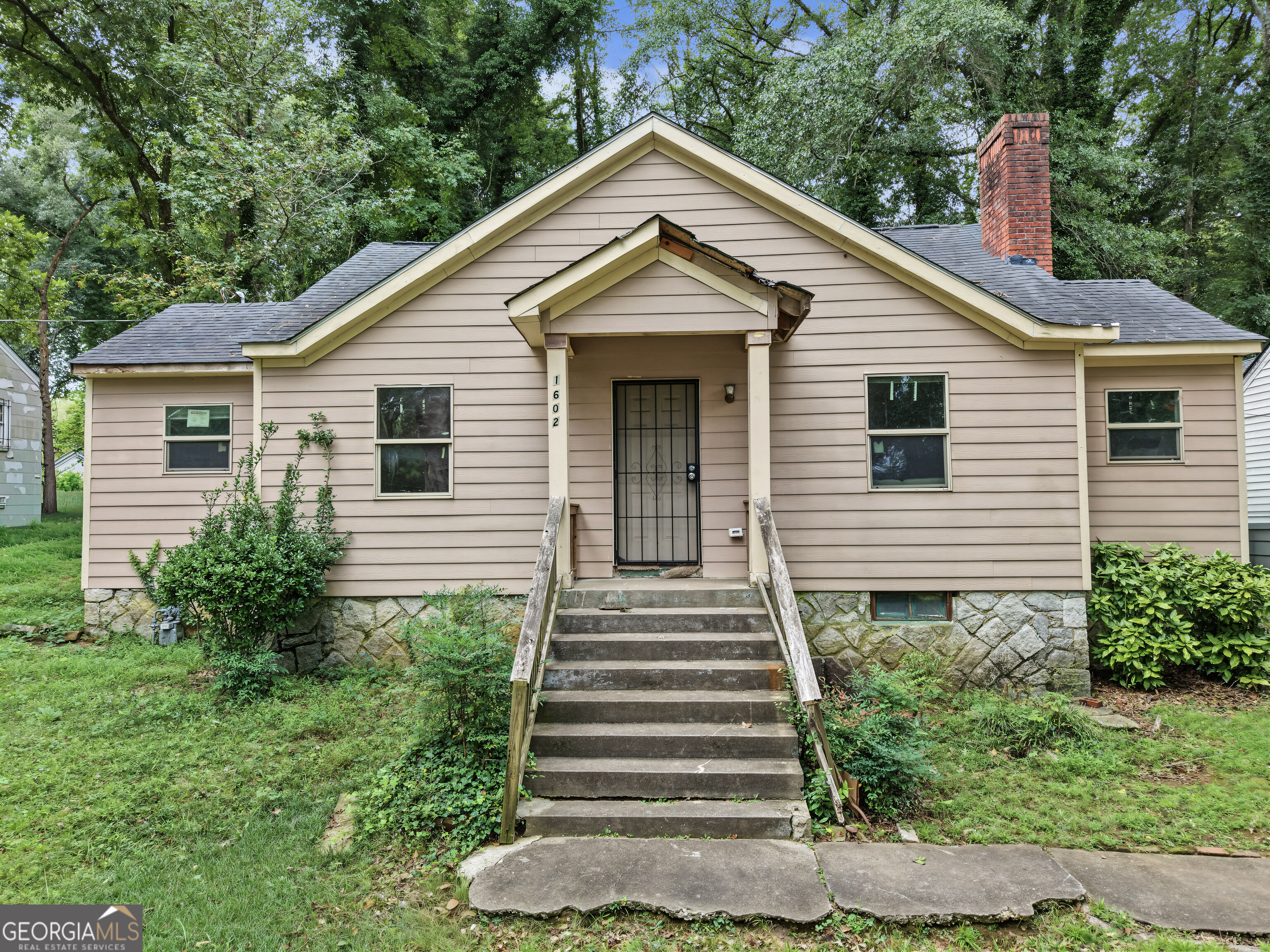 1602 Kenmore St SW — photo