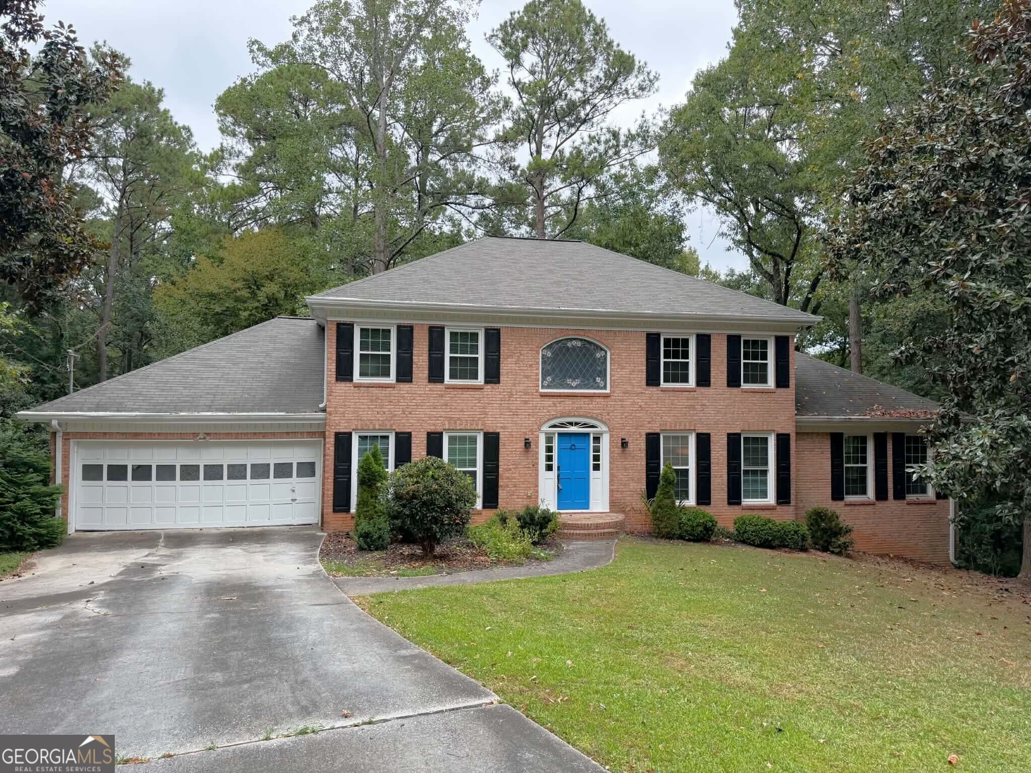 2562 River Knoll Dr SW — photo
