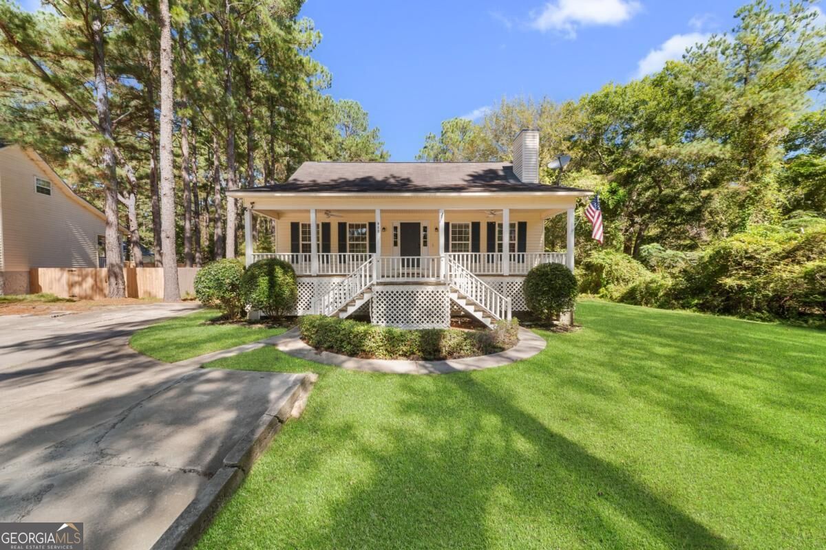 903 Travis Dr — photo