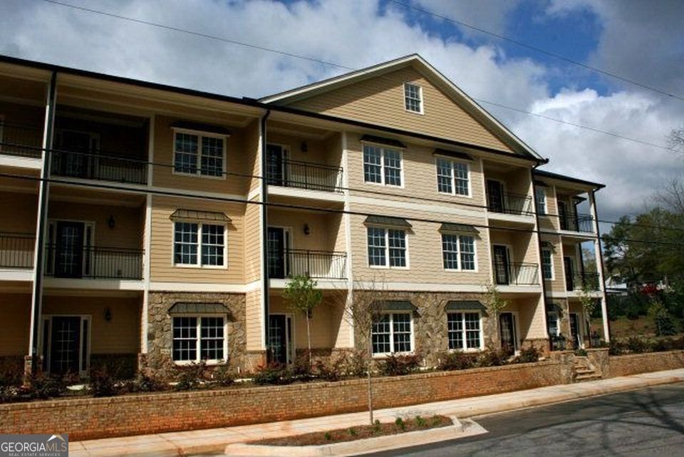 170 Woodrow St Apt B2 — photo