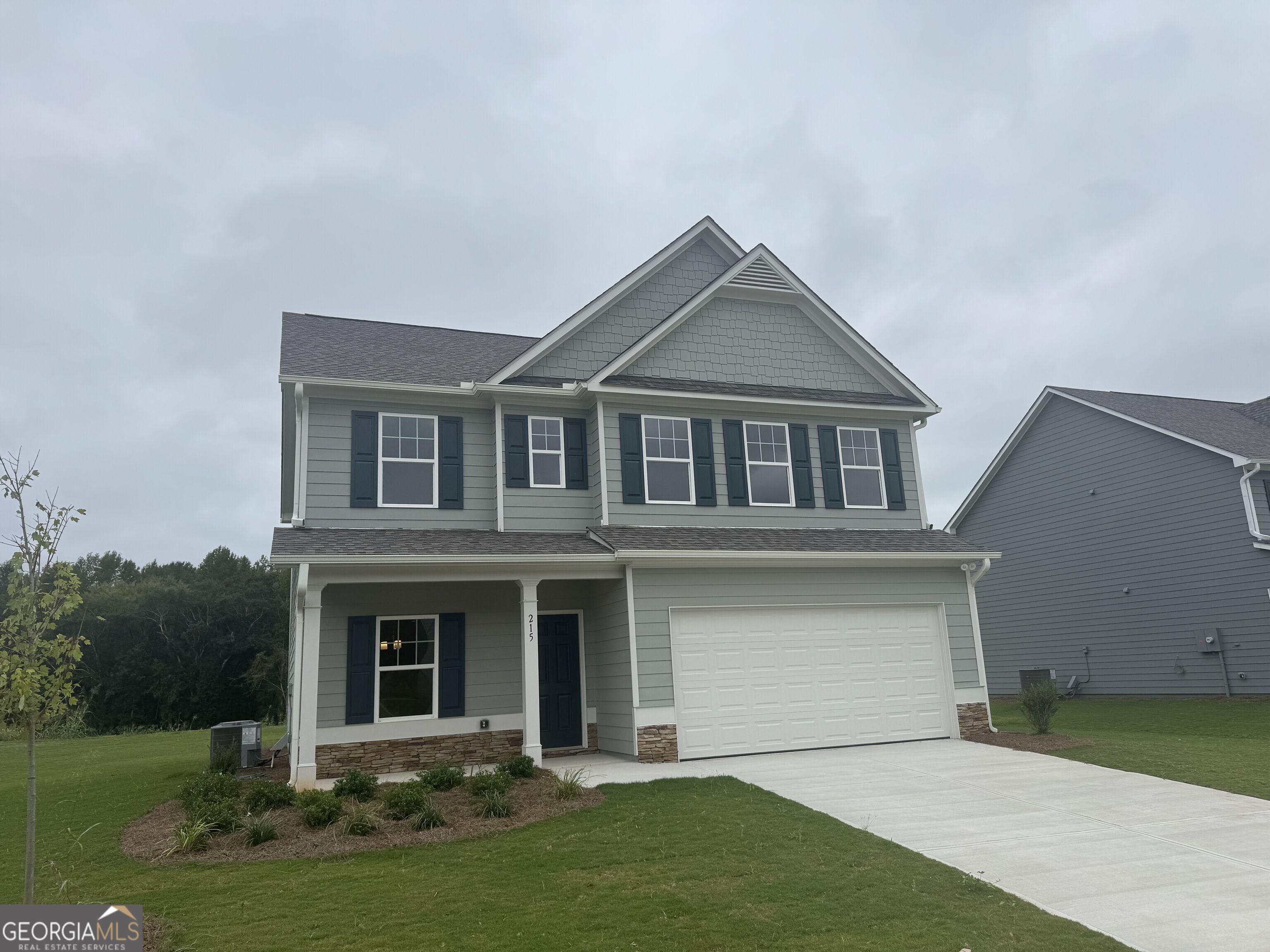 215 Hampton Hollow Dr — photo