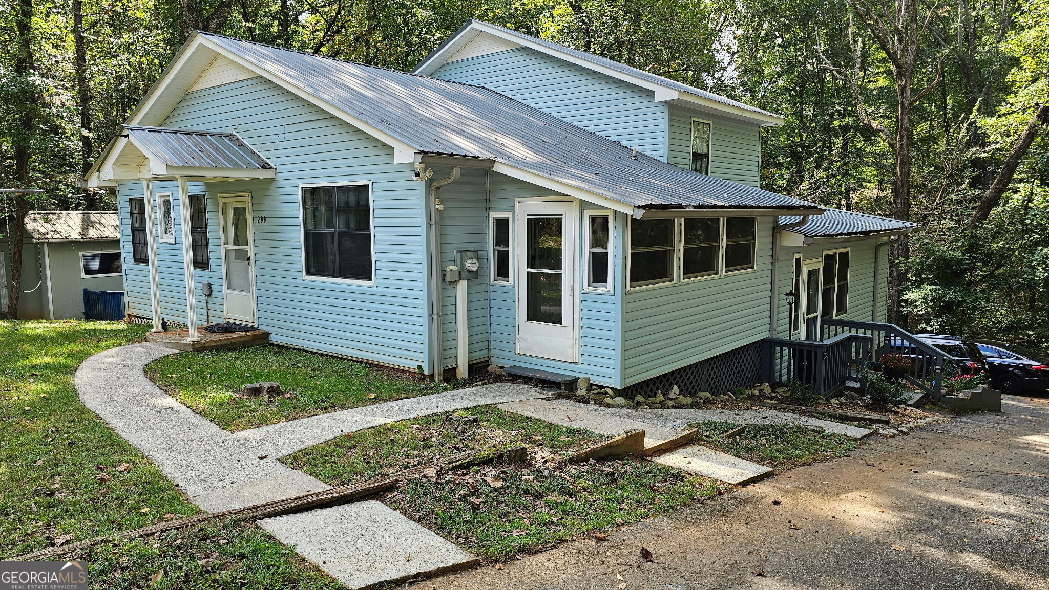 290 Emerald Dr — photo