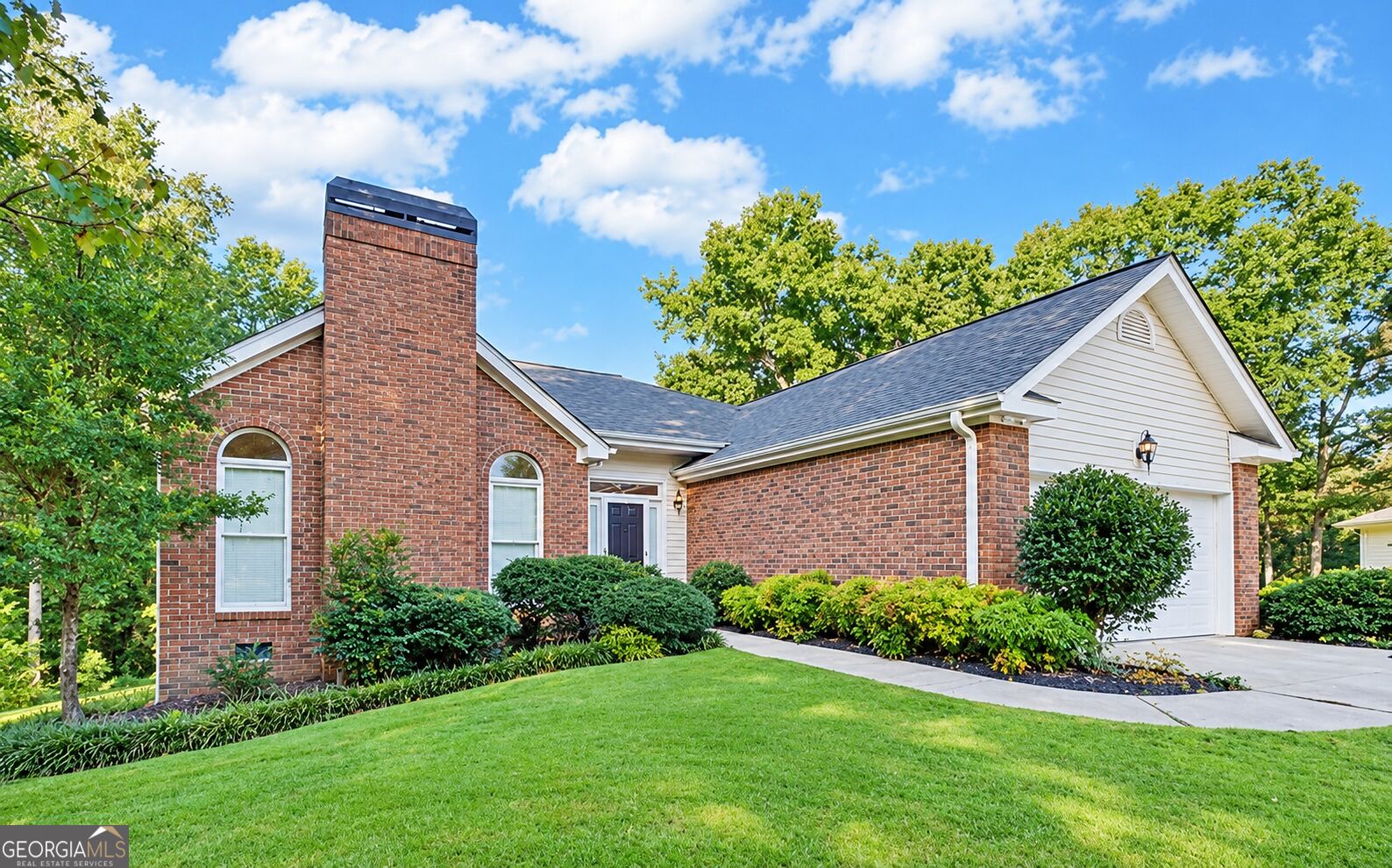 55 Shenandoah Dr — photo