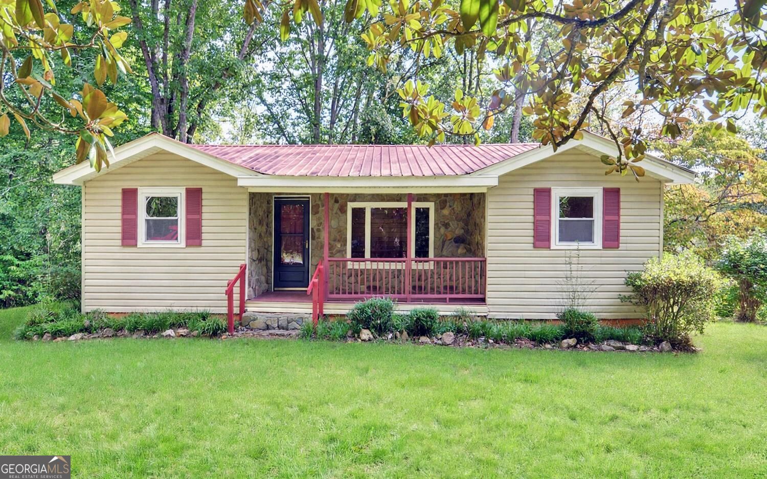 910 Hells Hollow Rd — photo