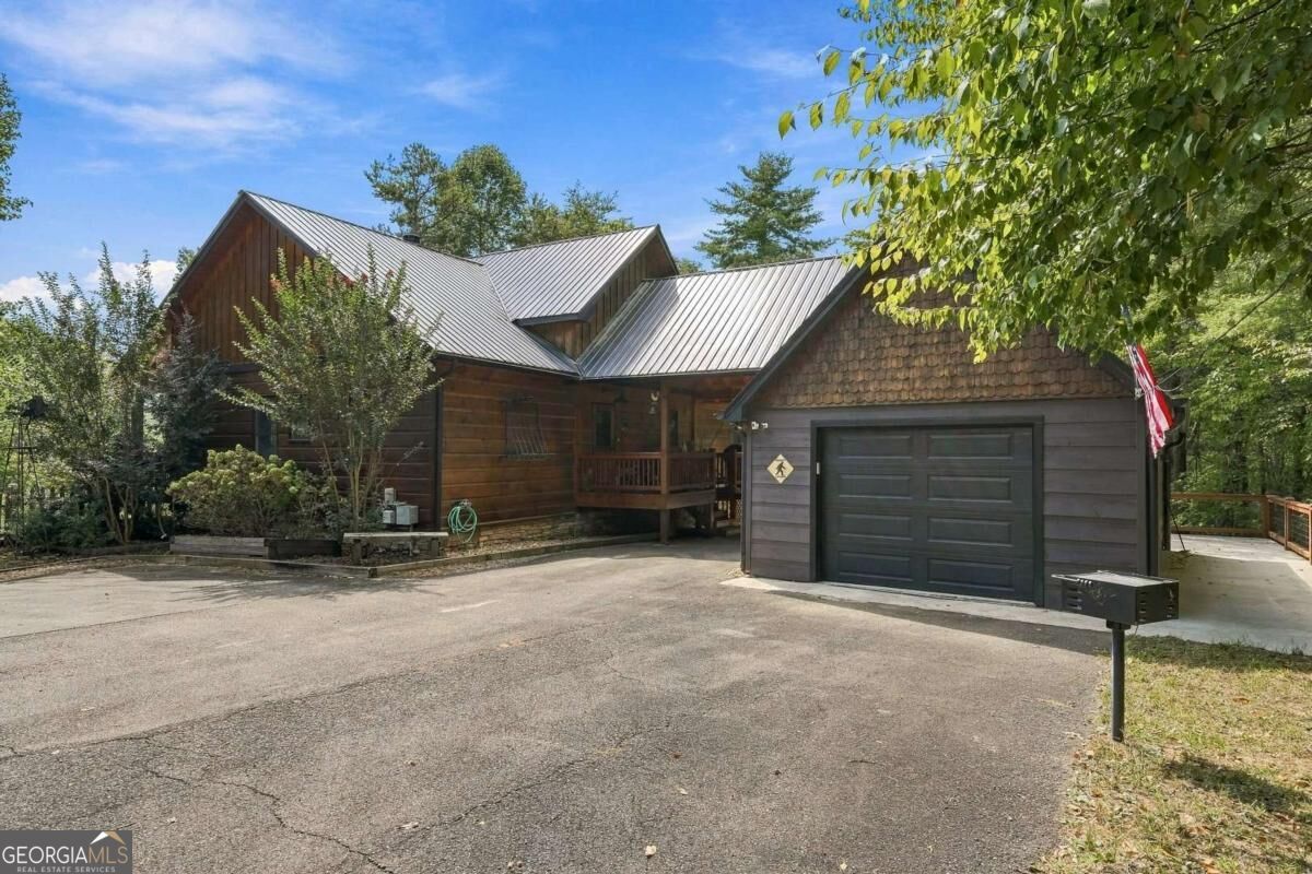 2124 Maxwell Rd — photo
