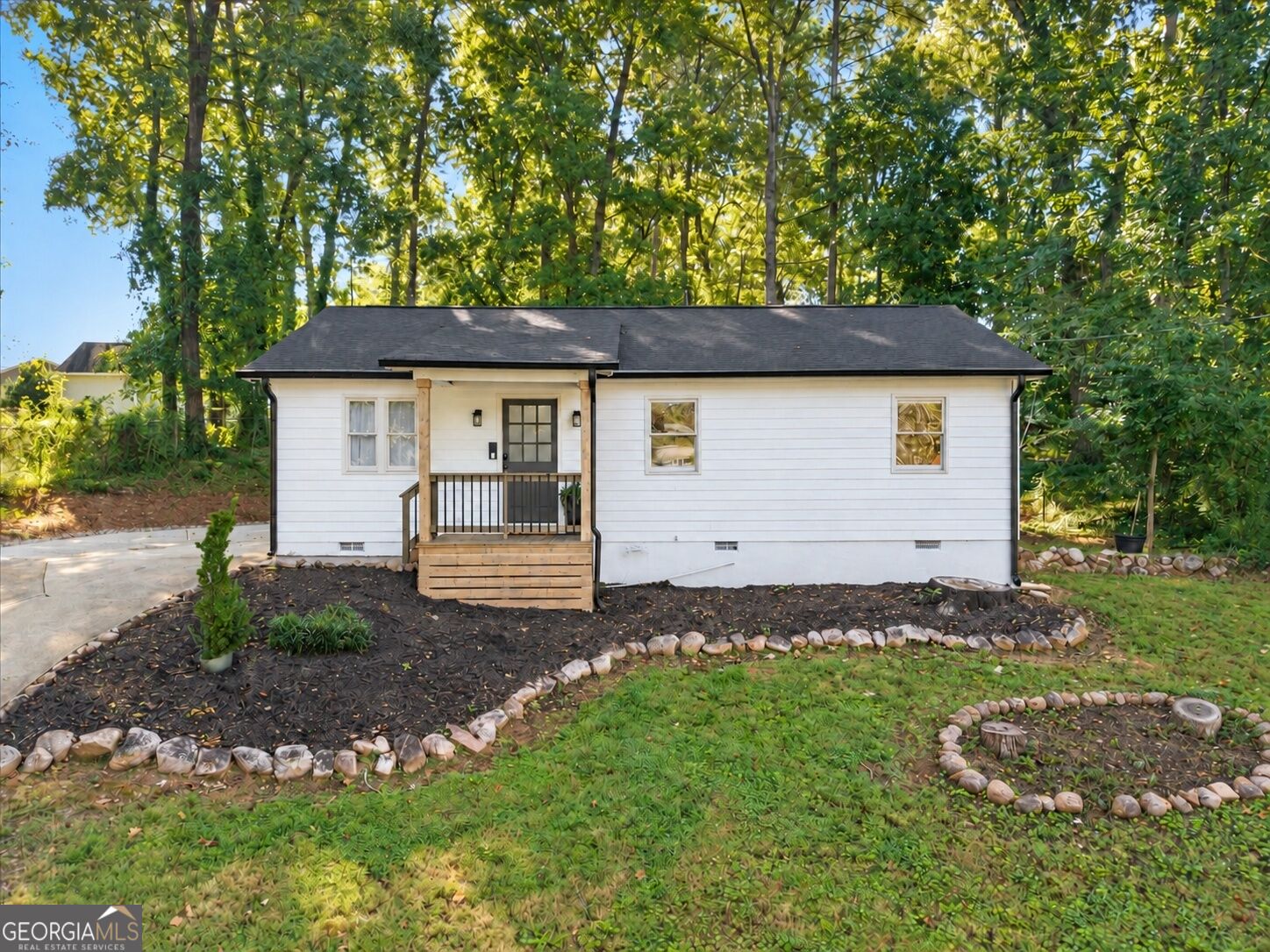 881 Brighton Dr — photo