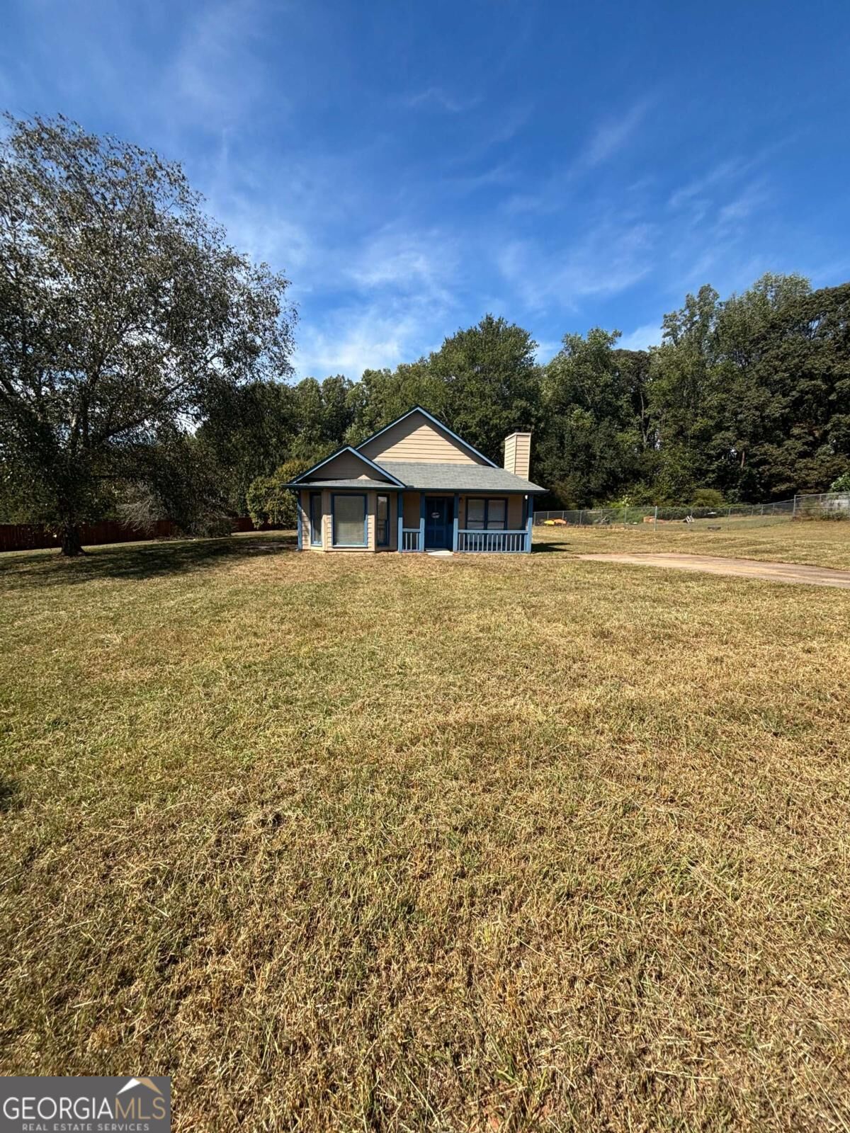 611 Warren Way — photo