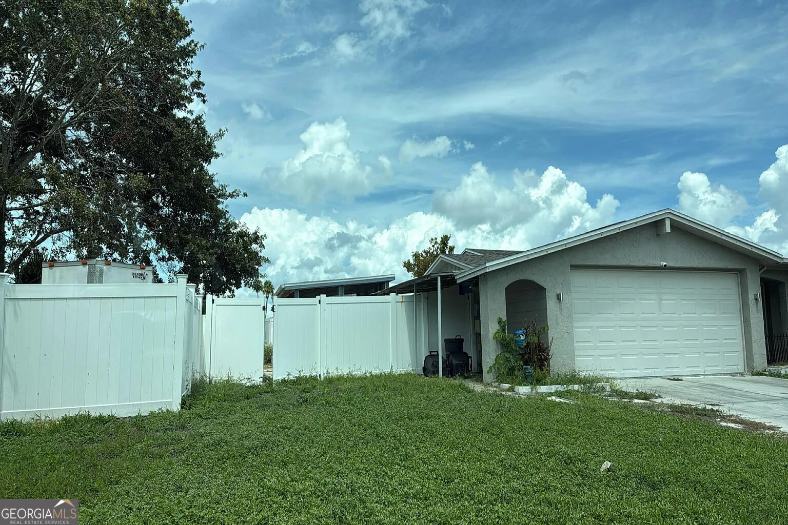 3145 Domino Dr — photo