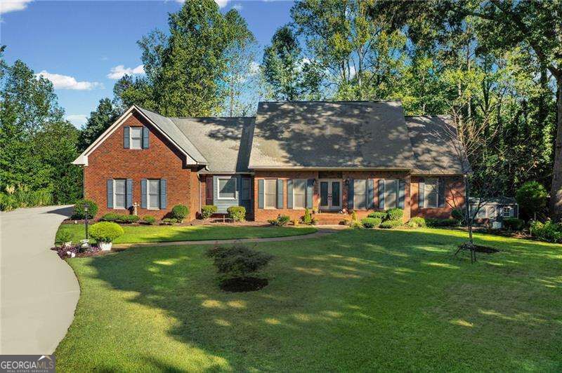 2535 Kings Ct — photo