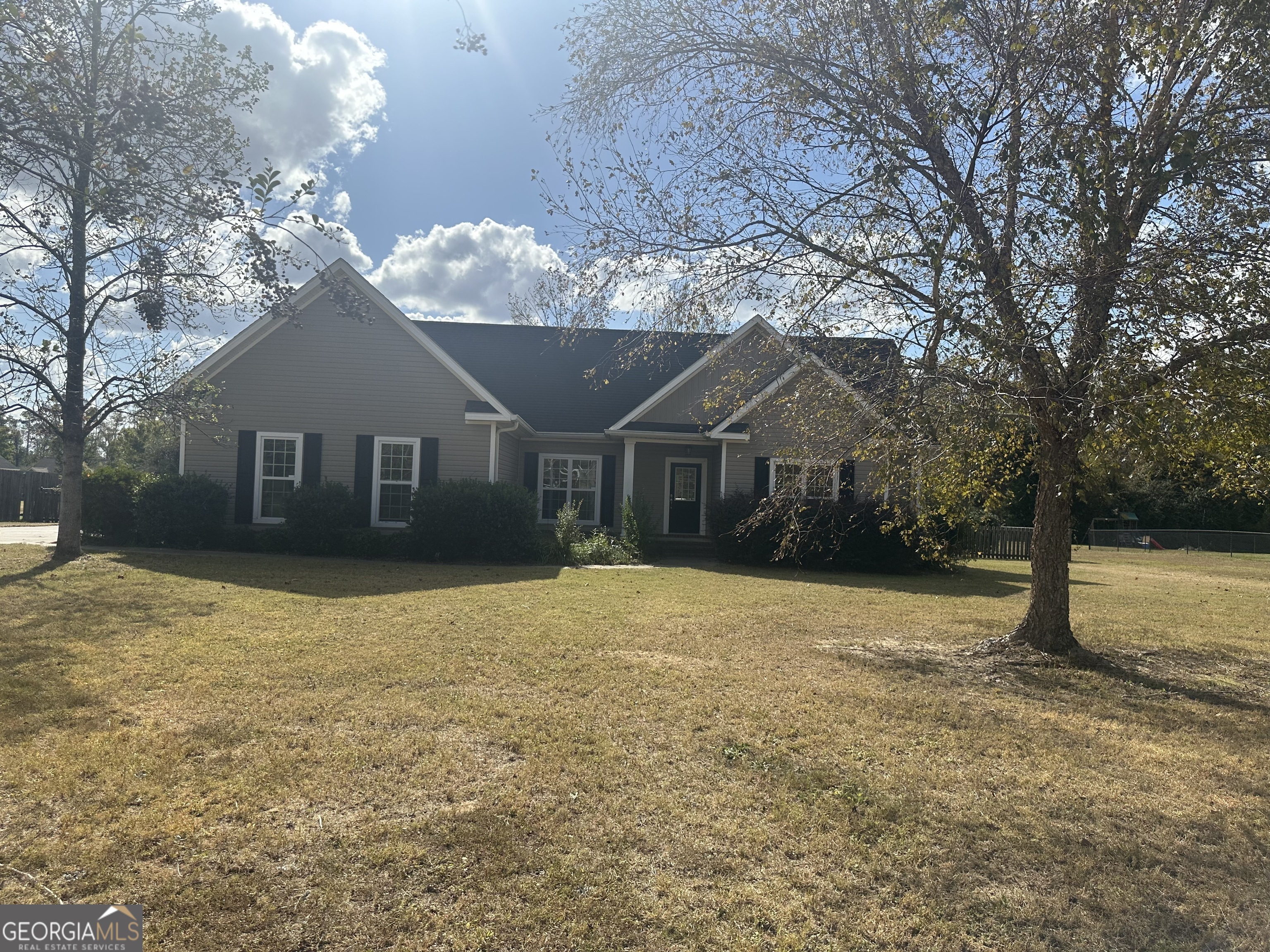 1511 Mansfield Rd — photo