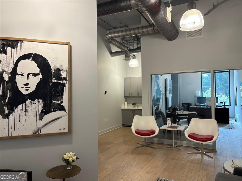 2233 Peachtree Rd Unit 208 — photo