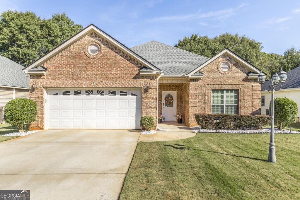 104 Rockford Ct — photo