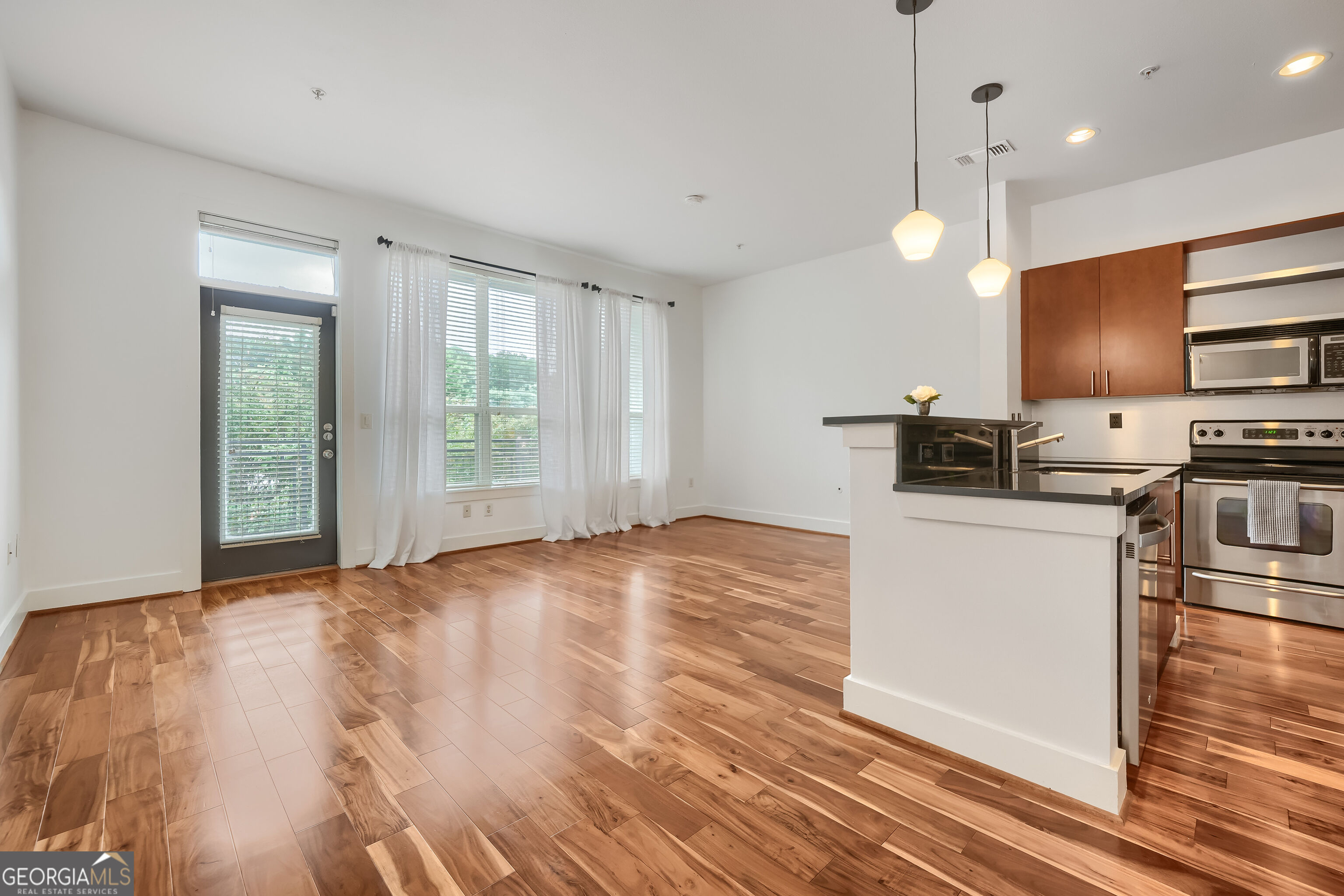 747 Ralph Mcgill Blvd NE 323 — photo