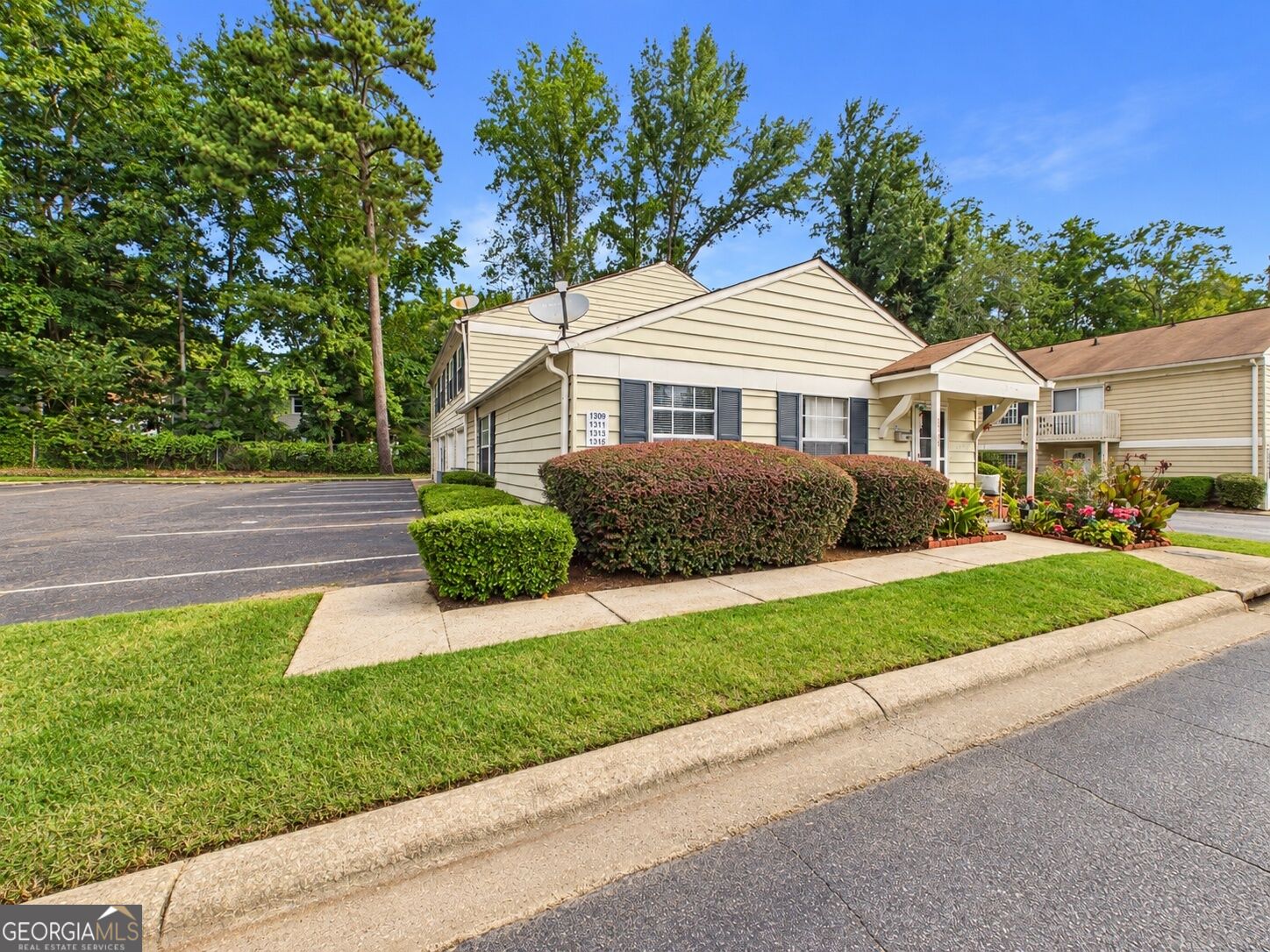 1315 Old Coach Rd SW — photo