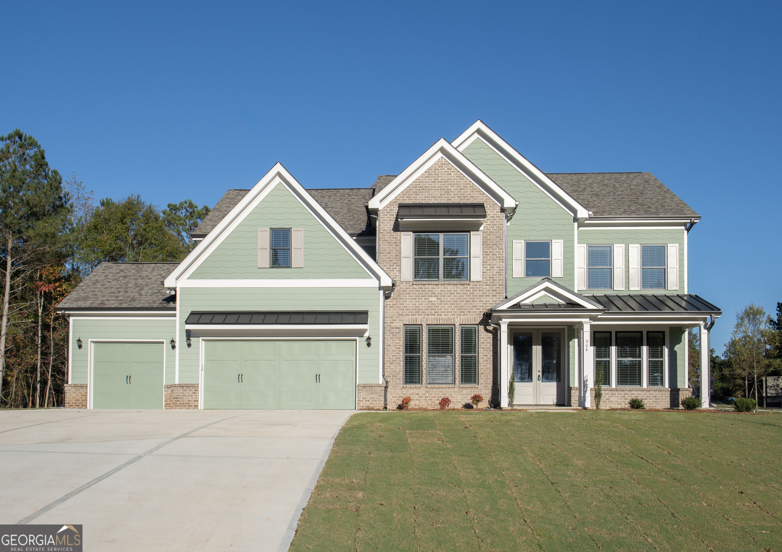 904 Bessie Ct — photo