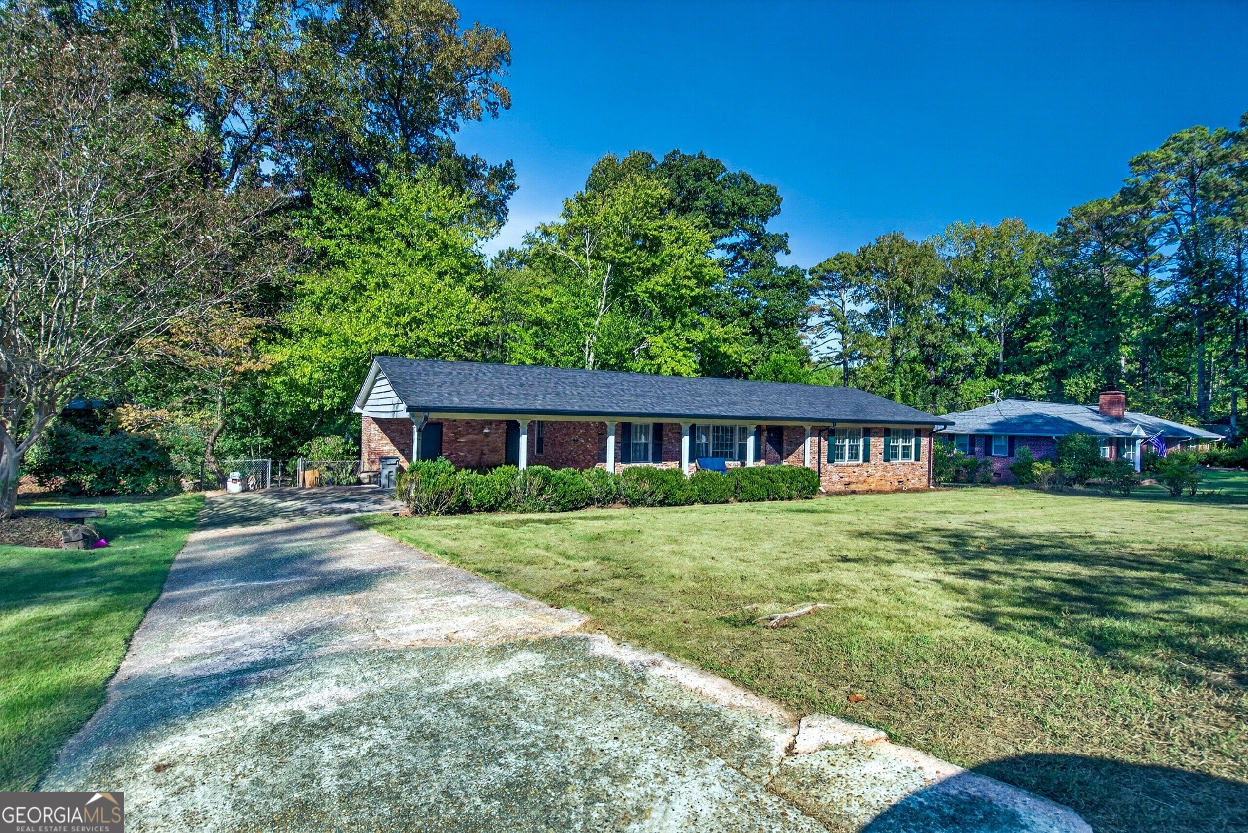 219 Westwood Dr — photo