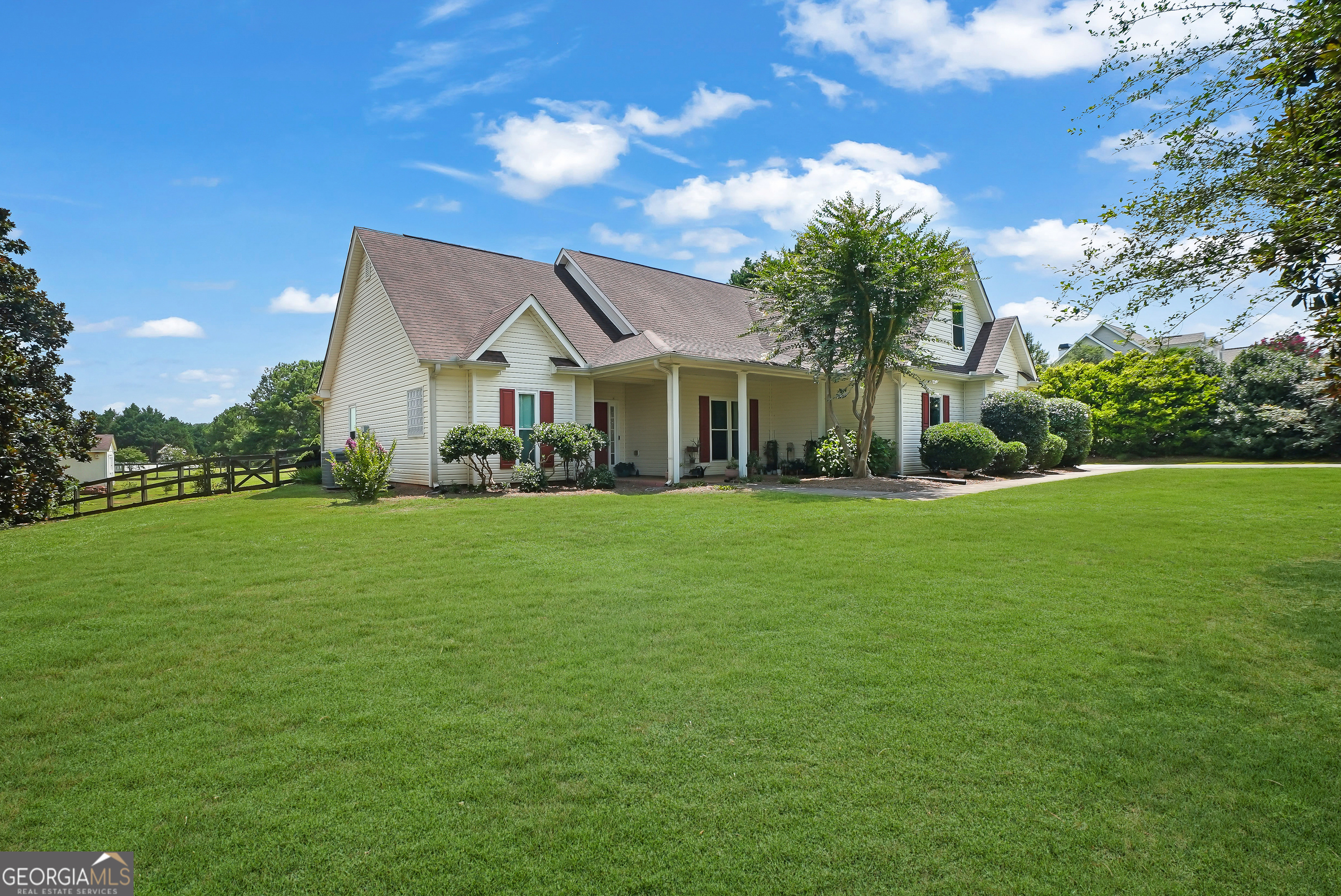 188 Meadows Dr — photo