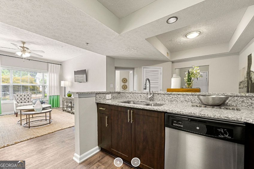 7150 W Peachtree Dunwoody Rd 728 — photo
