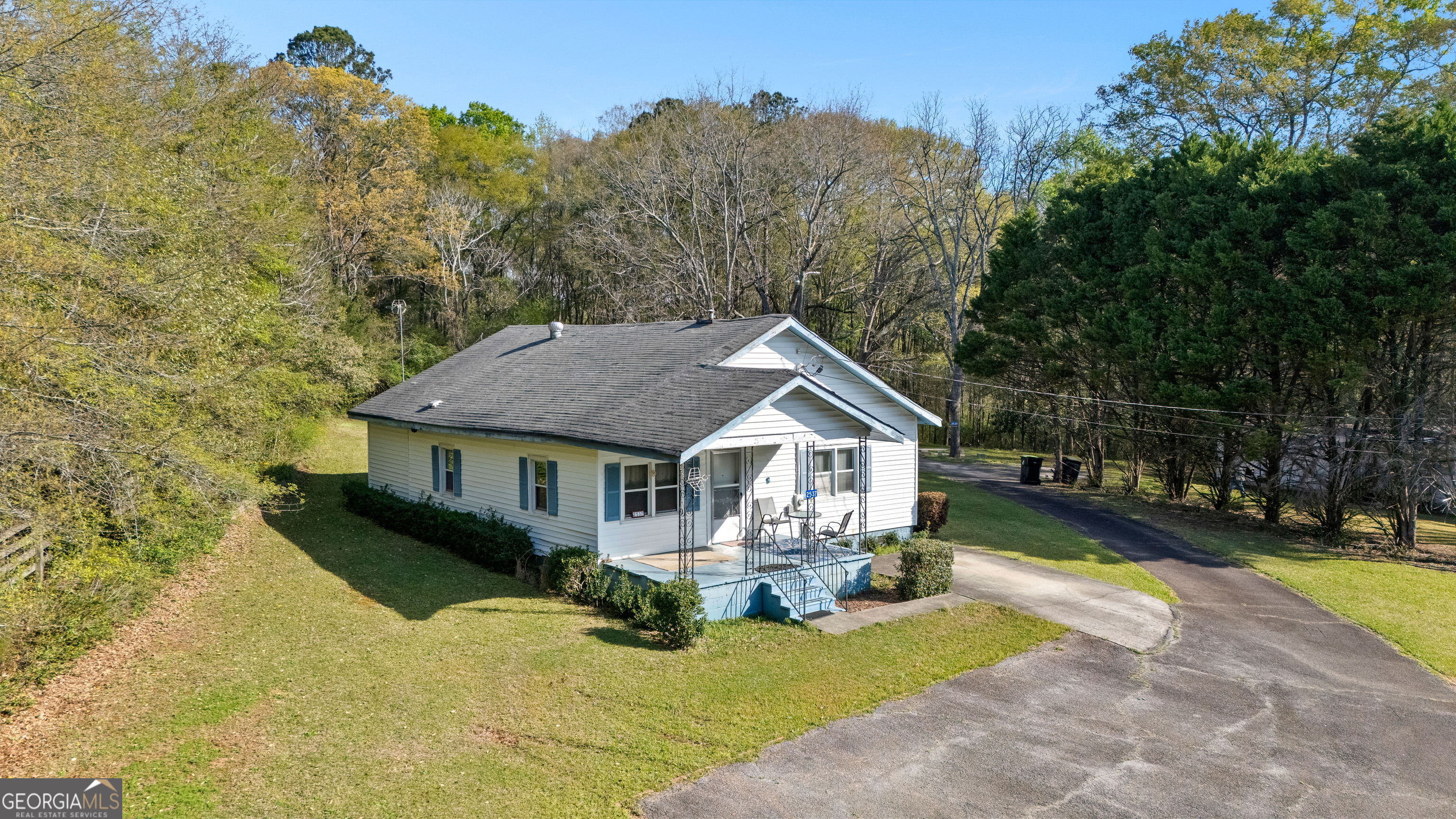 2537 Barnesville Hwy — photo