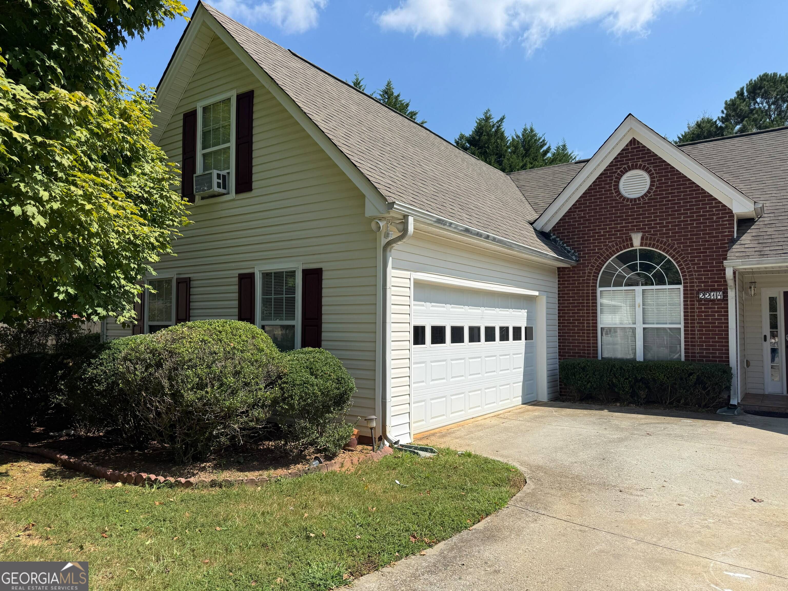2214 Oakland Farm Dr — photo
