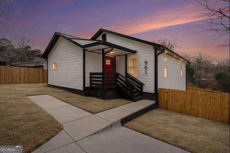 951 Reed Ave — photo