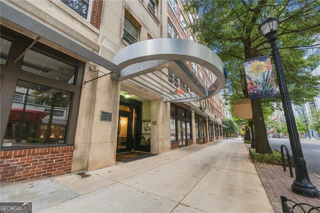 800 Peachtree St NE 8227 — photo