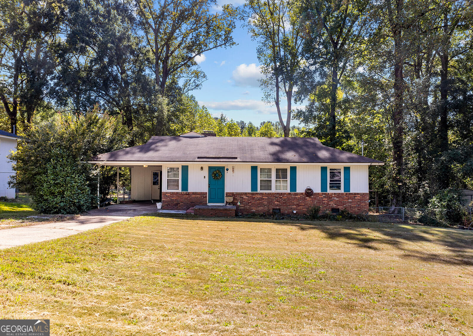 215 Rutland Cir — photo