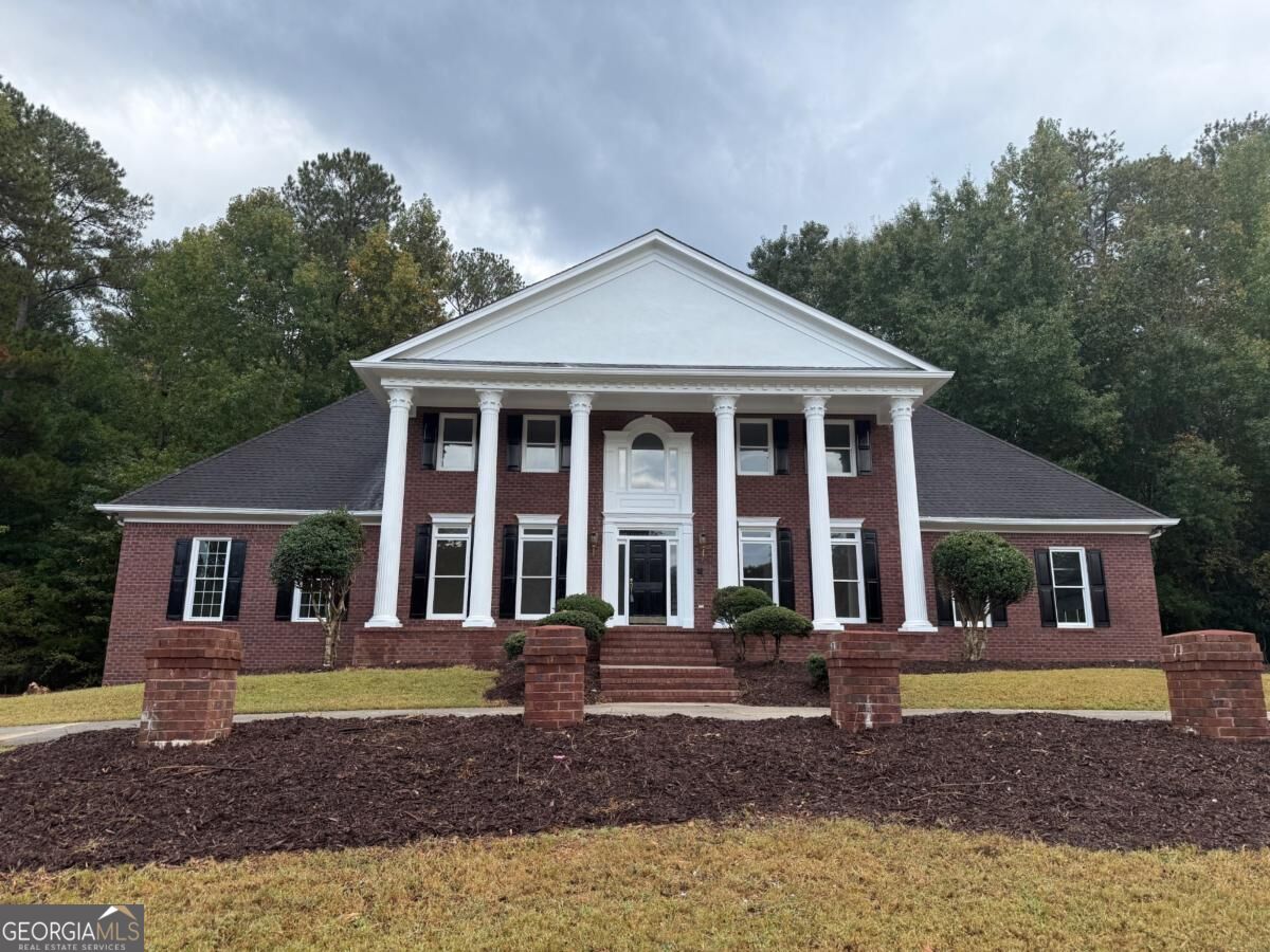 110 Emerald Lake Dr — photo