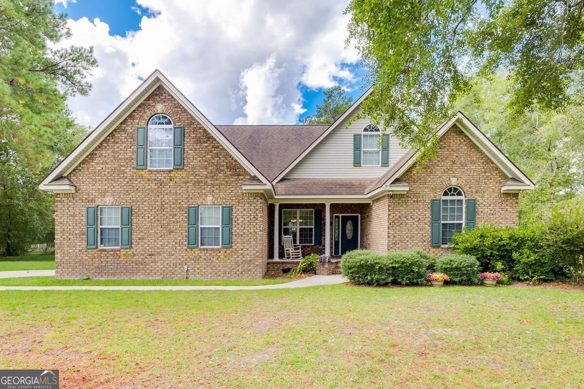 327 Westminster Dr — photo