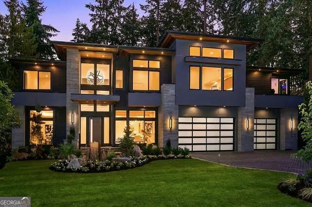 2347 Clairmont Rd NE — photo