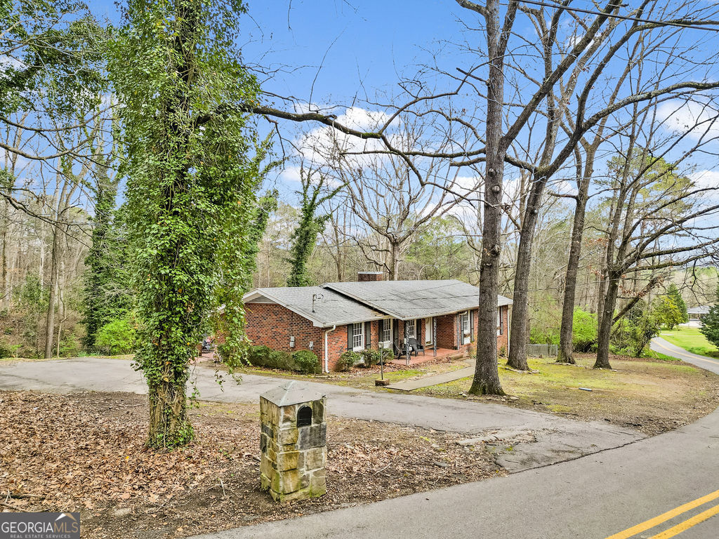 206 Hammond Dr — photo