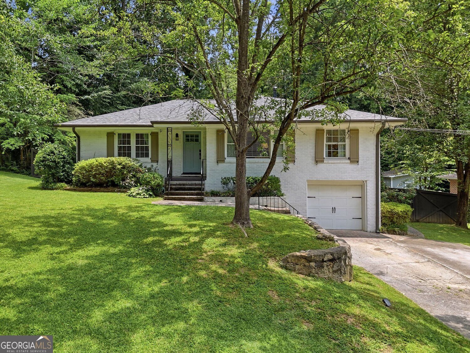 1535 Berkeley Ln NE — photo
