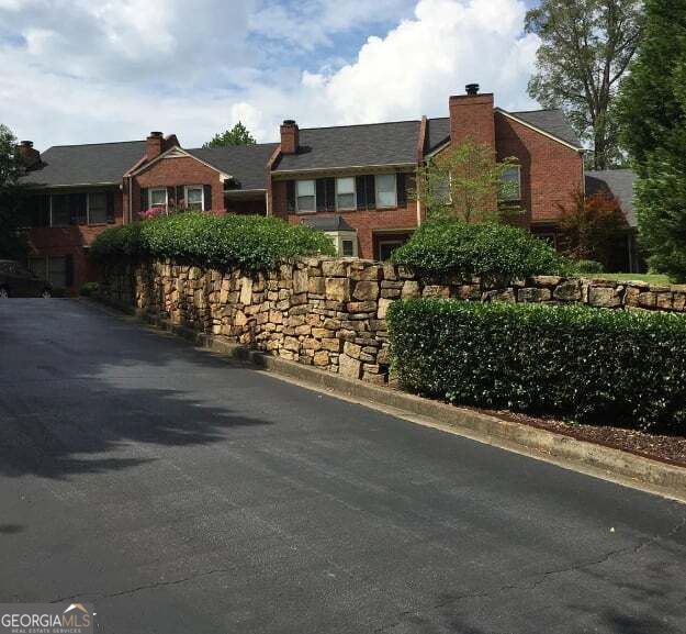 871 Lenox Oaks Cir NE — photo