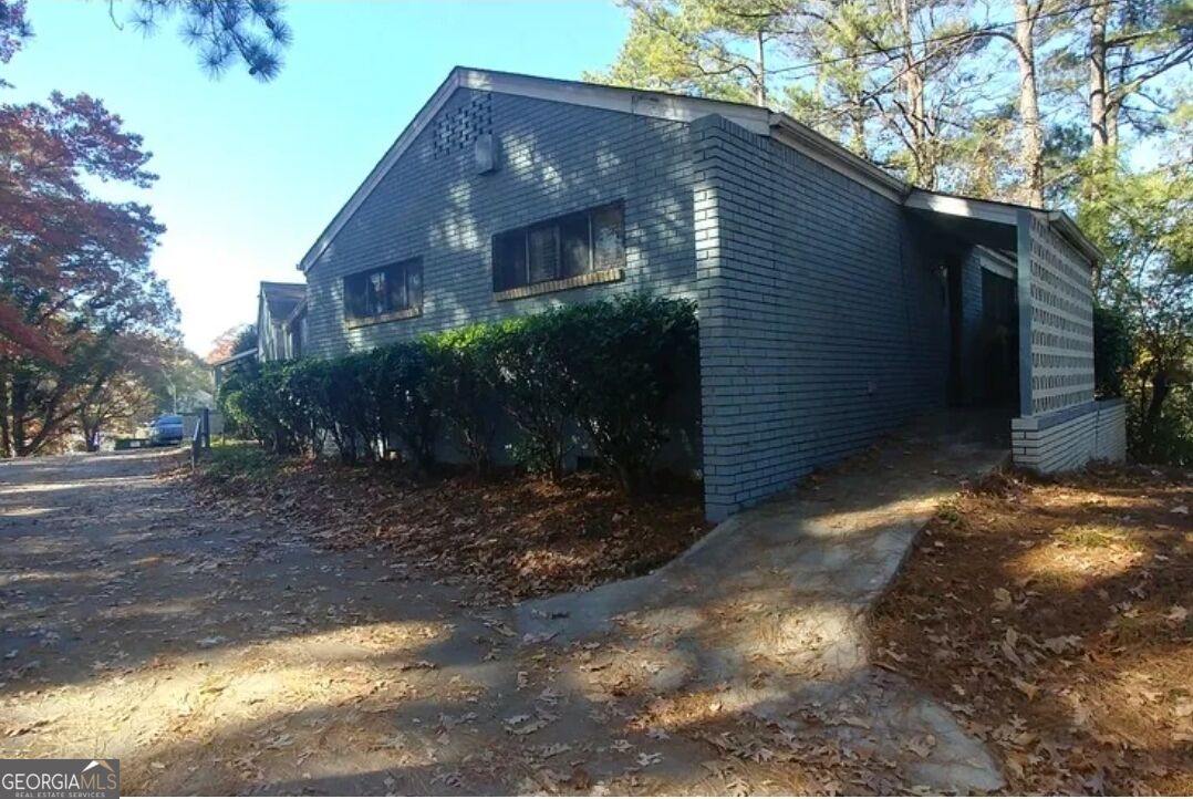 2049 Perkerson Rd SW — photo