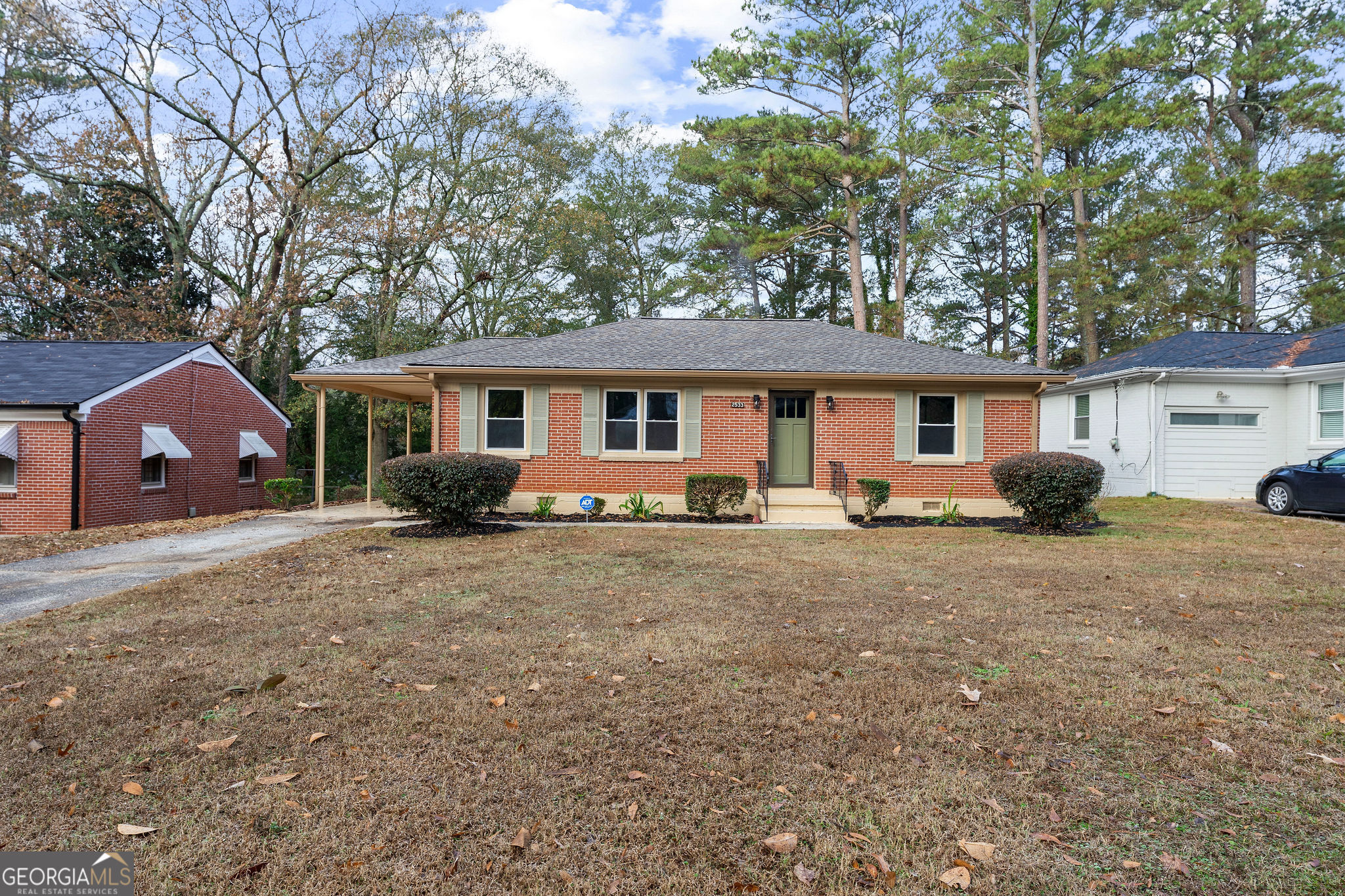 2533 Plantation Dr — photo