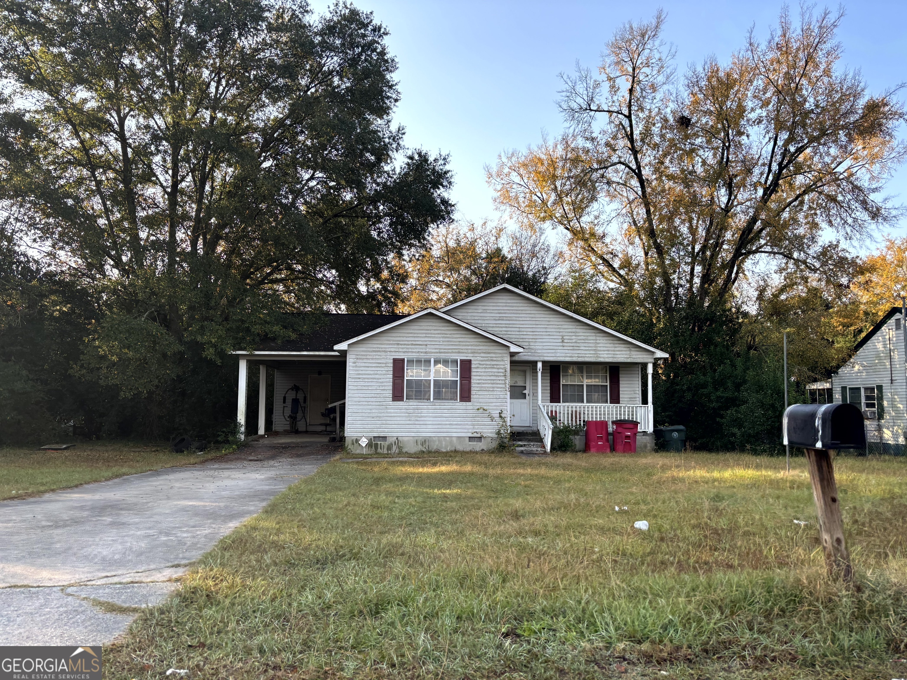 1226 Auburn Dr — photo