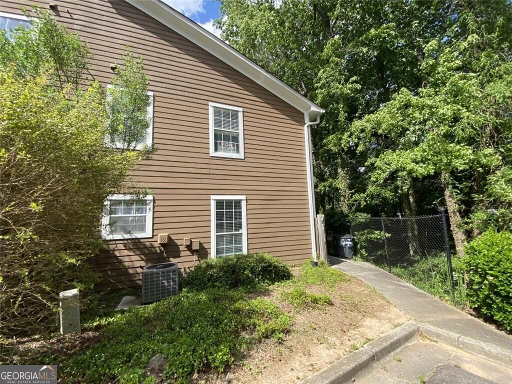 1017 Rock Creek Ln — photo