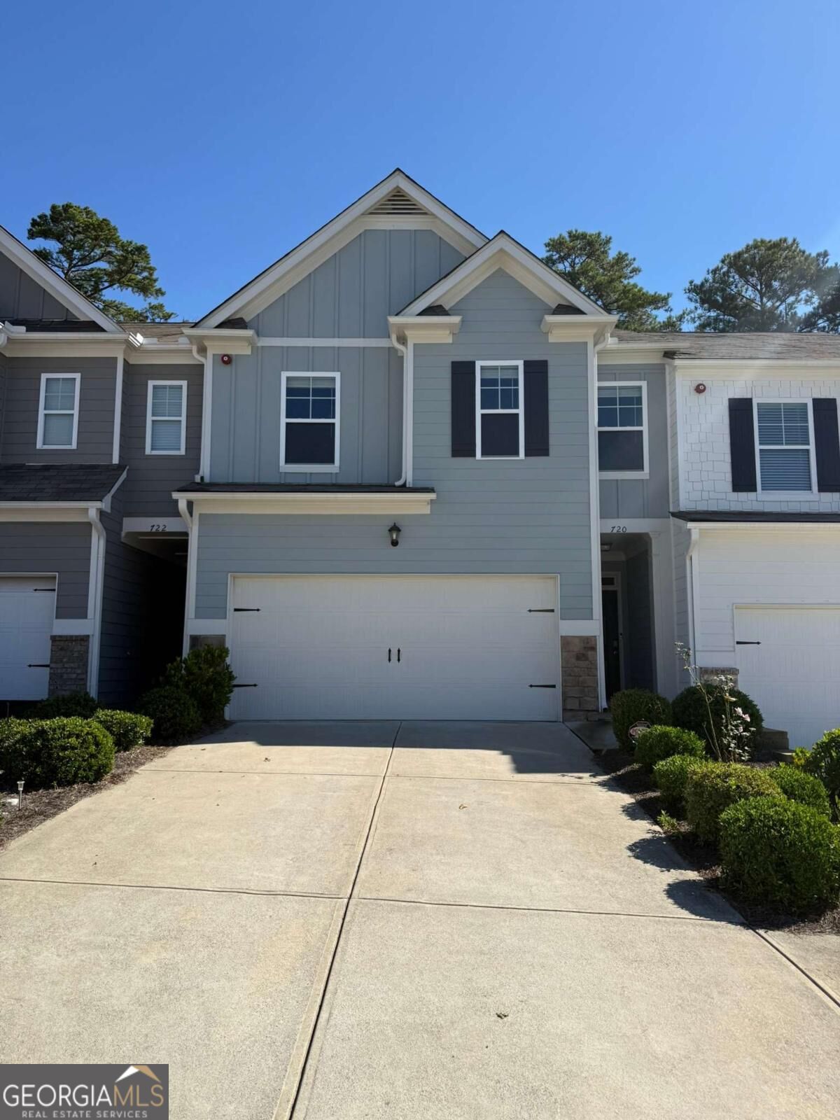 720 Woodstock Grove Dr — photo