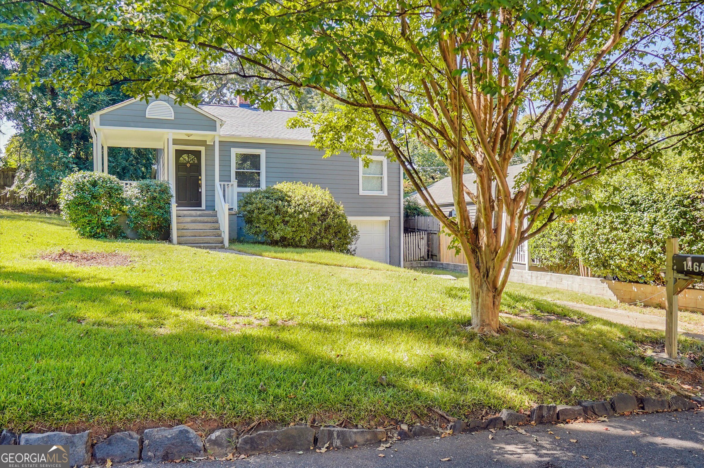 1464 Hawthorne Ave NW — photo