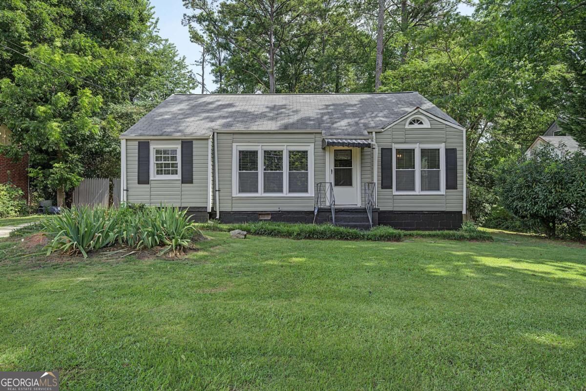 2327 Ben Hill Rd — photo