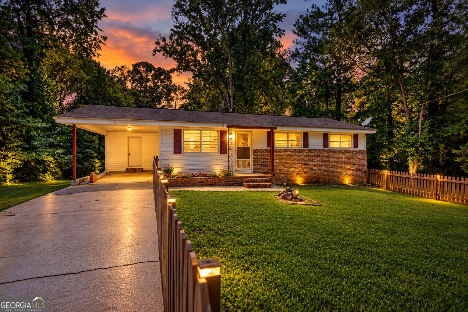 3075 Sunset Rd SE — photo