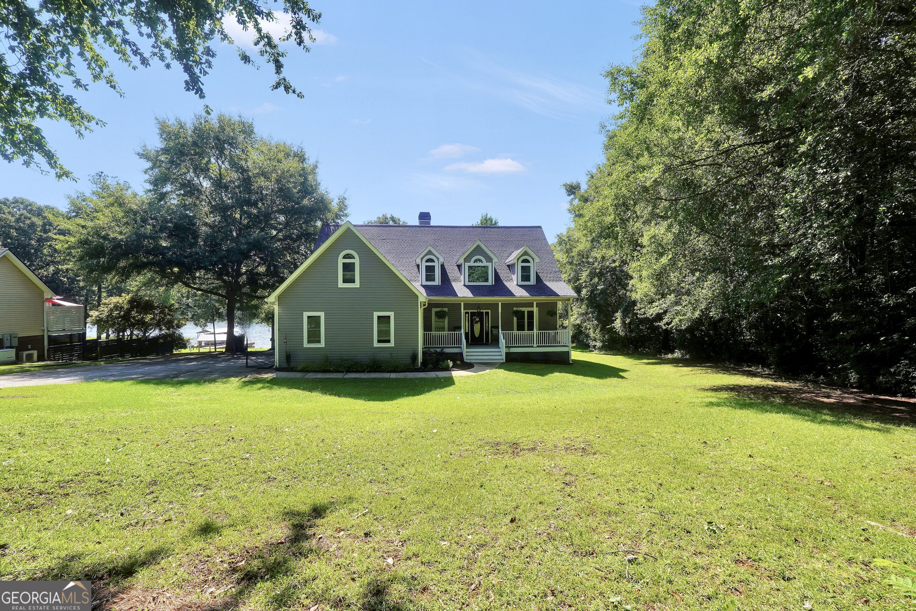 561 Harbour Shores Dr — photo