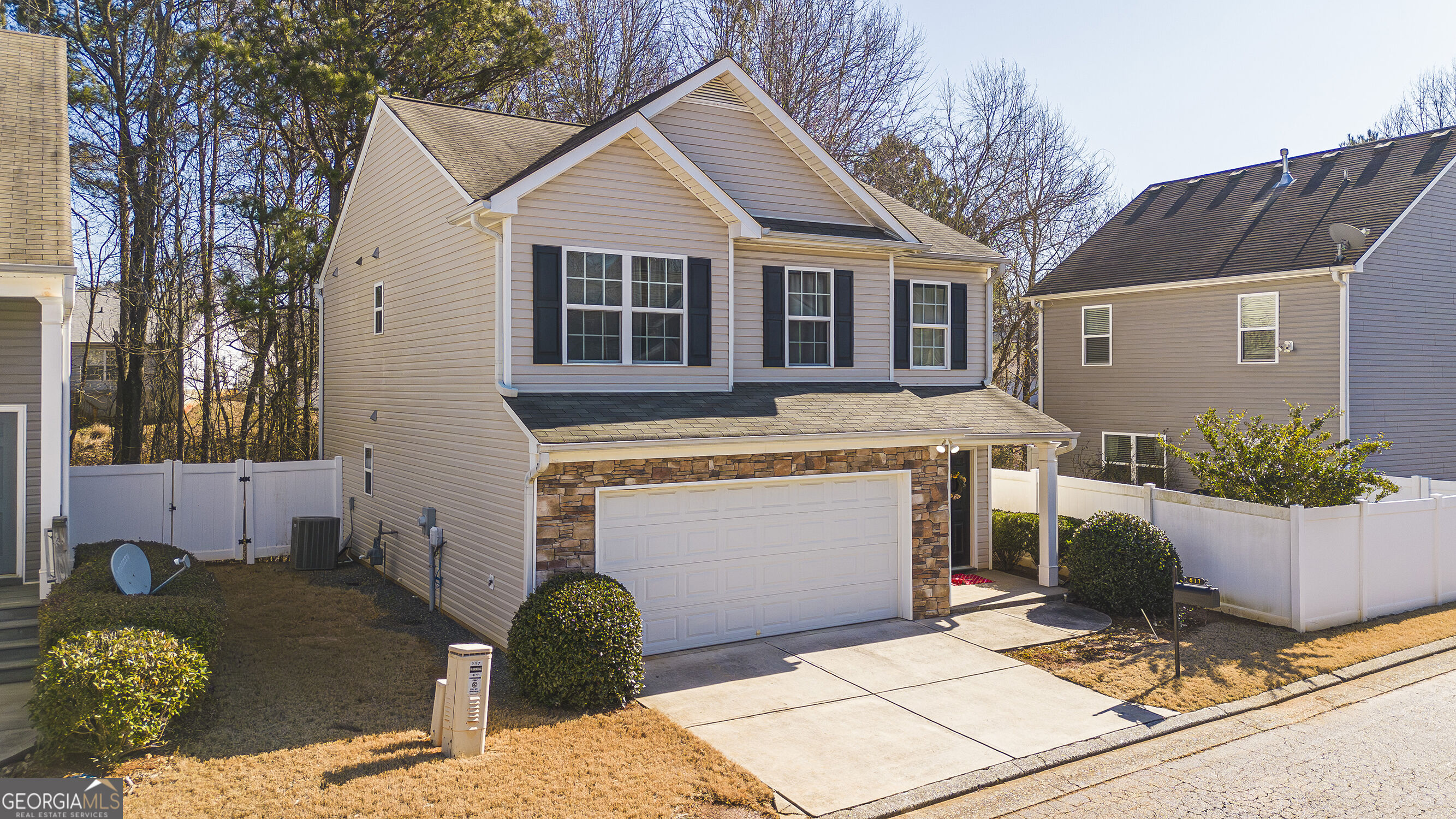 617 Arrowhead Dr — photo