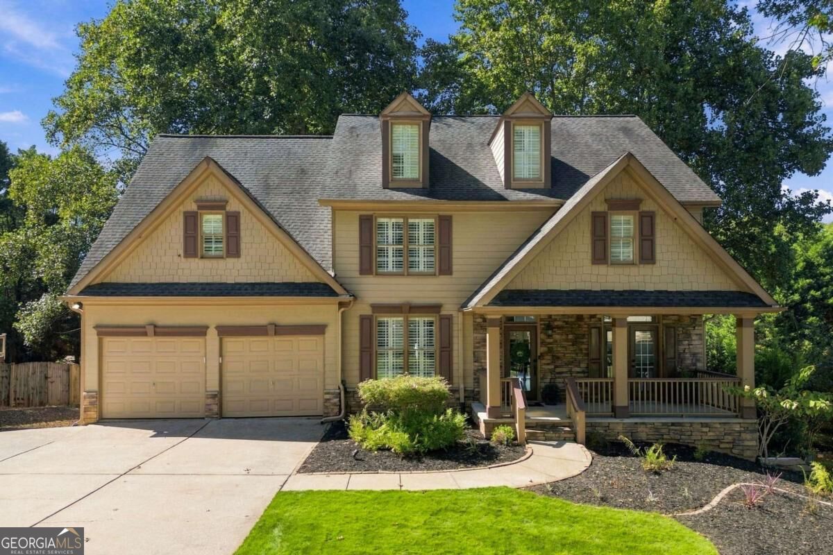 845 Valley Dr — photo