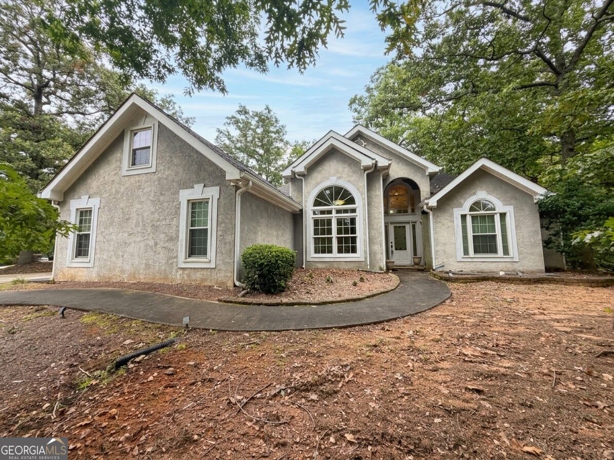 530 Country Club Dr — photo